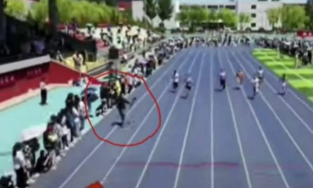 Κίνα: Μυθικό σκηνικό με κάμεραμαν που έπαθε ''Μπολτ''